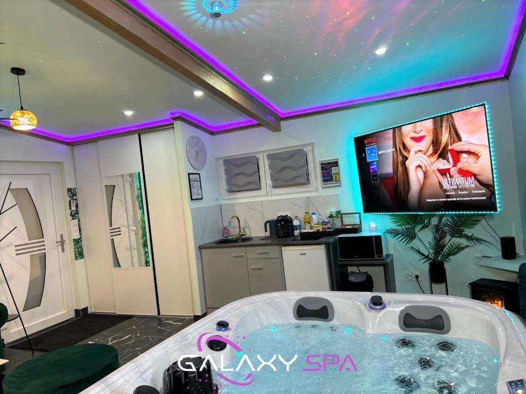 Galaxy Spa - Suite Jupiter Jacuzzi Privatif Champigneulles Exterior foto